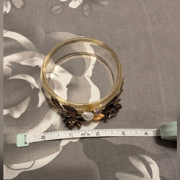 🌟 3/$20🌟 Clear Resin Bangle Bracelet - Picture 3 of 3